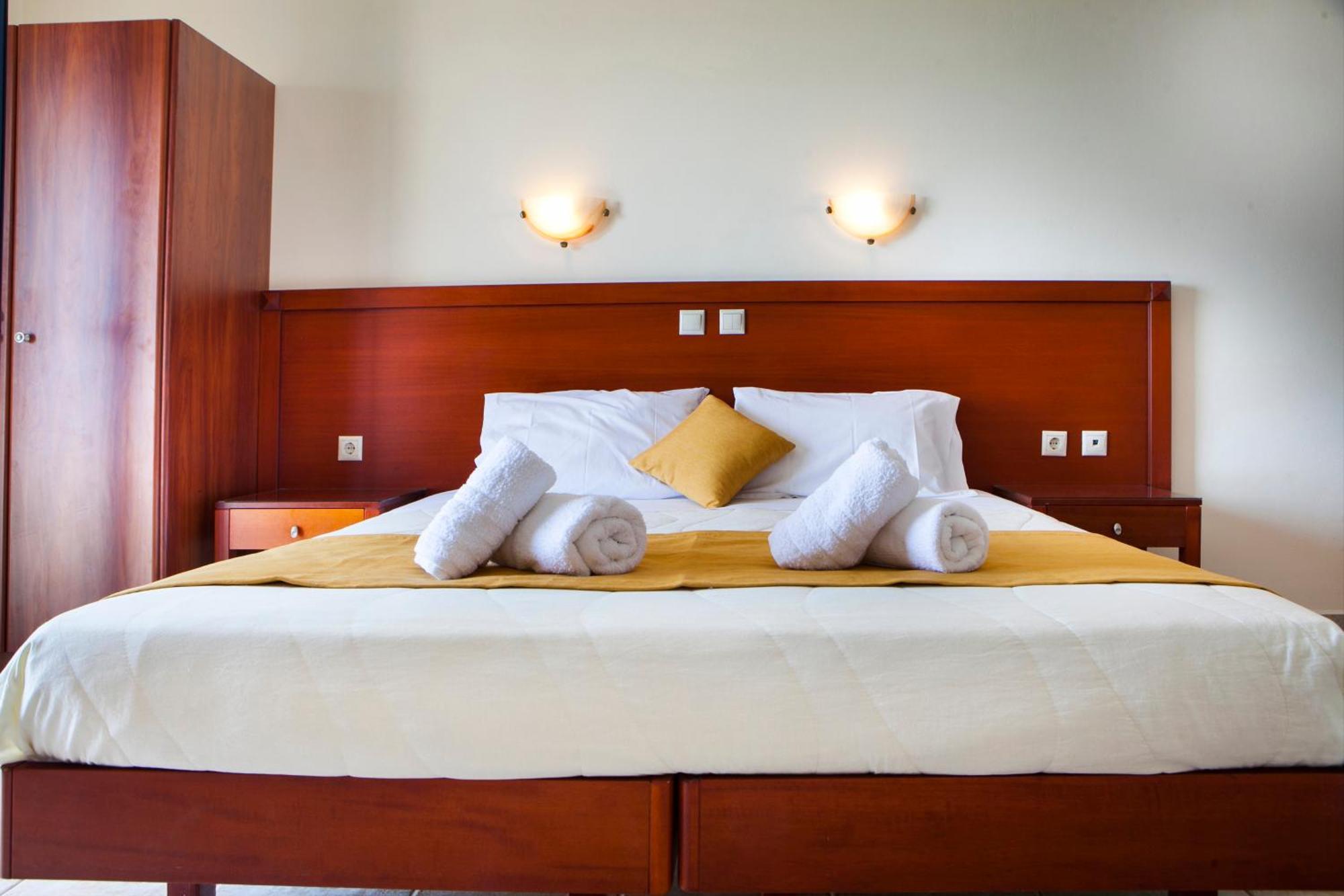 Olive Bay Hotel Agia Efimia Extérieur photo