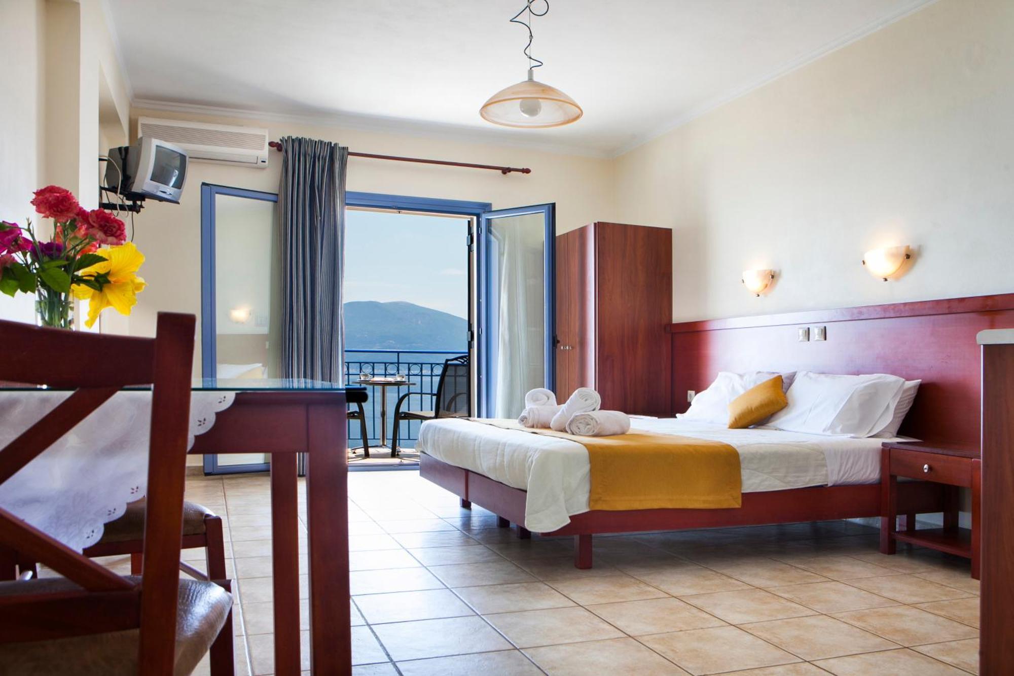 Olive Bay Hotel Agia Efimia Extérieur photo