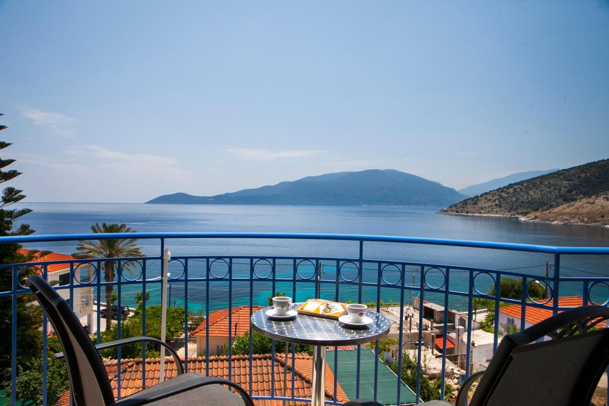 Olive Bay Hotel Agia Efimia Extérieur photo