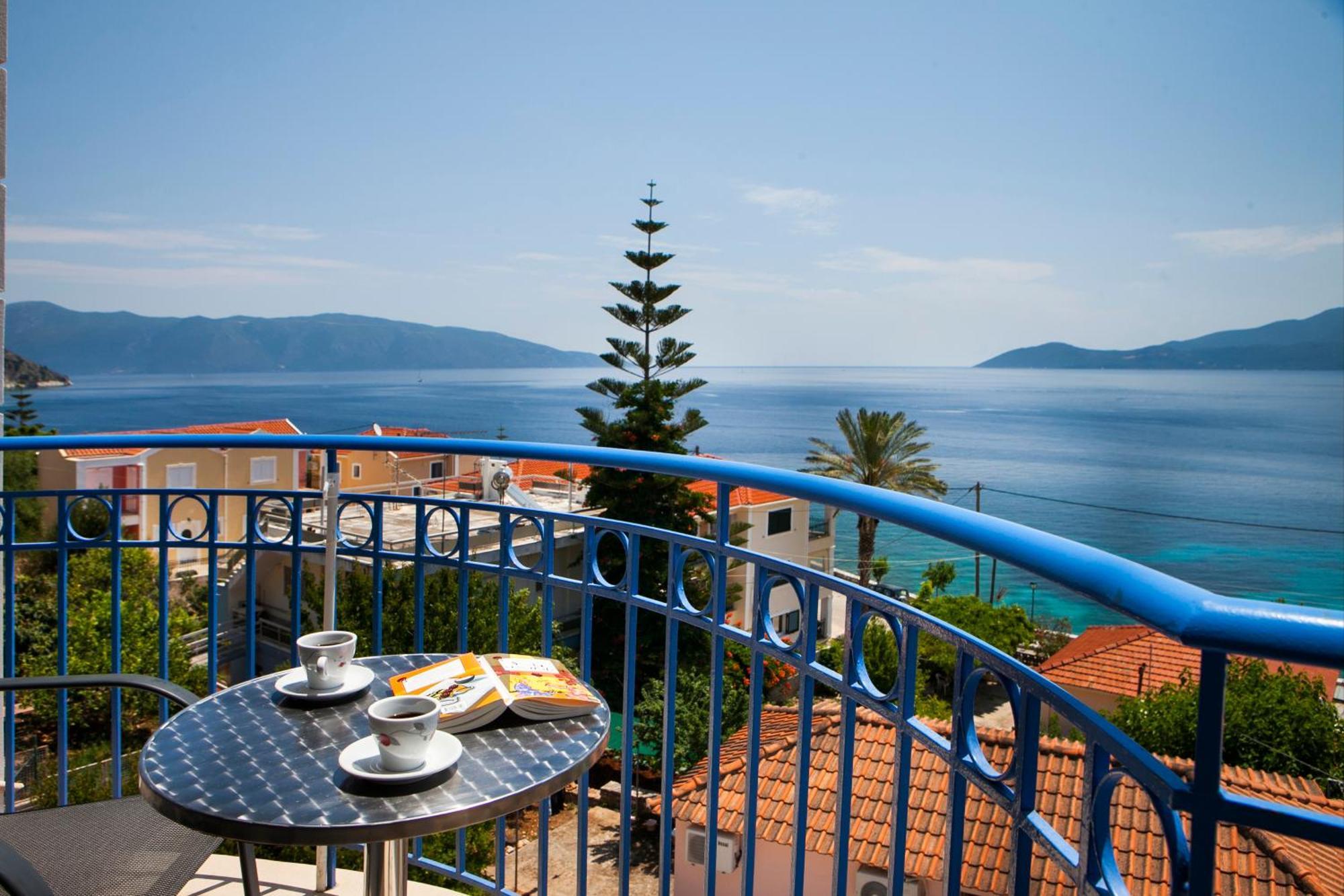 Olive Bay Hotel Agia Efimia Extérieur photo